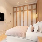 Maison Galante\'S Apartments With Services In Louvre - Rue Des Dechargeurs