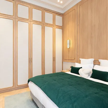 Maison Galante's With Services In Louvre - Rue Des Dechargeurs *