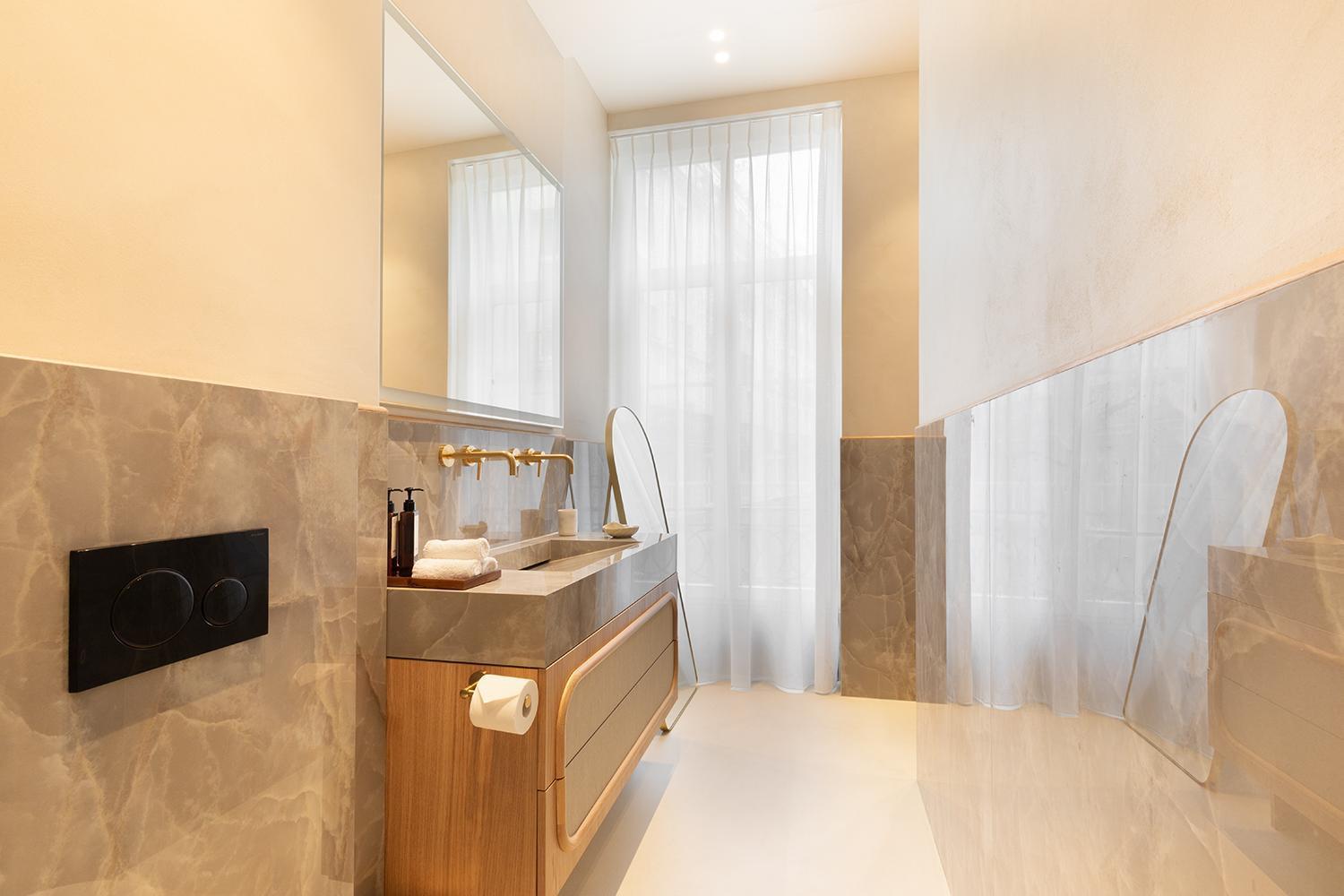 Maison Galante's With Services In Louvre - Rue Des Dechargeurs