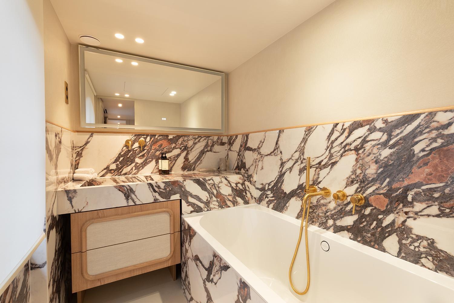 Maison Galante's With Services In Louvre - Rue Des Dechargeurs