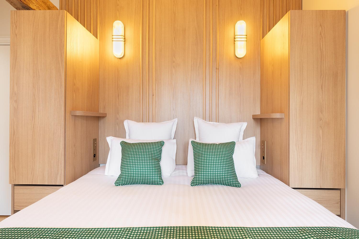 Maison Galante's With Services In Louvre - Rue Des Dechargeurs * Paris