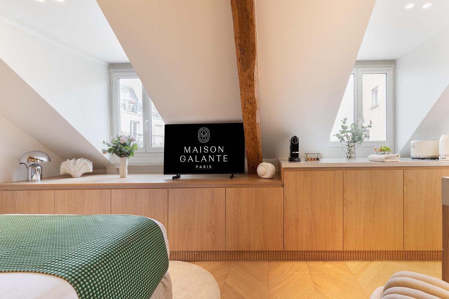 Maison Galante's With Services In Louvre - Rue Des Dechargeurs
