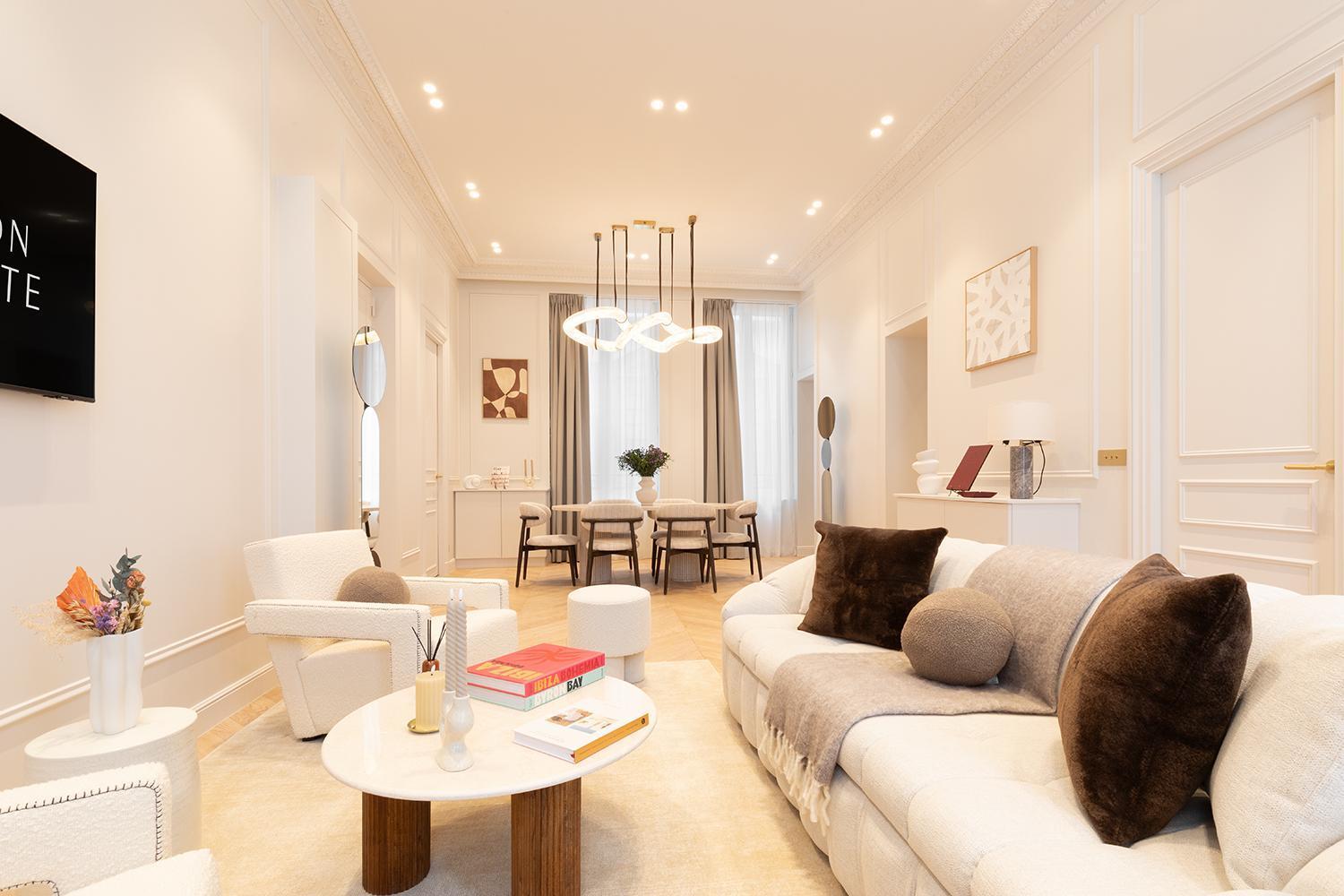 Maison Galante's With Services In Louvre - Rue Des Dechargeurs *