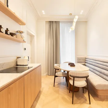 Maison Galante's With Services In Louvre - Rue Des Déchargeurs * Parigi