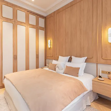 Maison Galante's With Services In Louvre - Rue Des Déchargeurs * Parigi